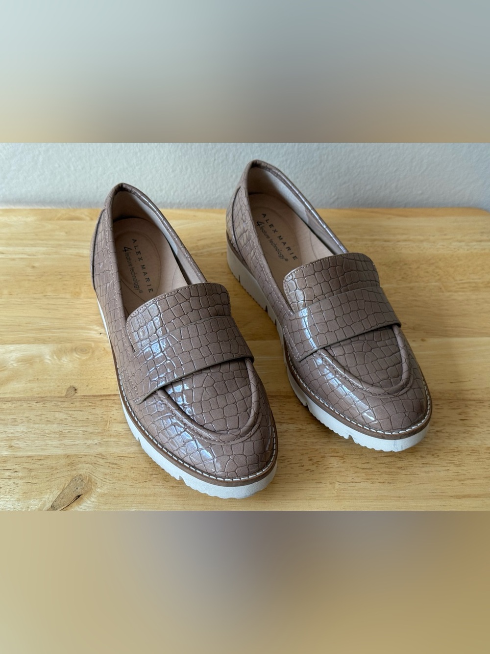 Alex Marie Croc Embossed Platform Penny Loafers Taupe Women’s 6.5M